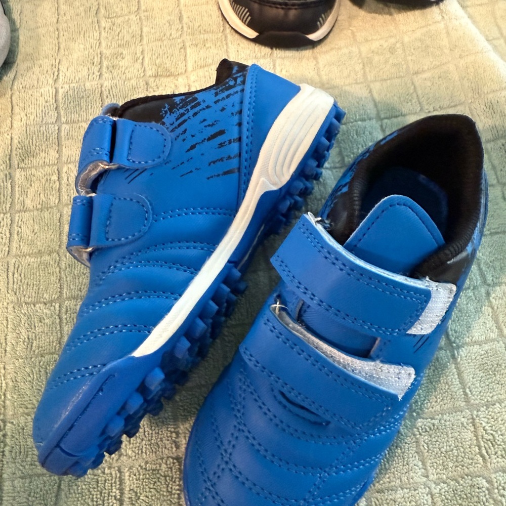 Kids Blue Athletic Shoes soccer cleats